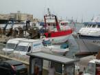  bateaux de pêche amarrés au port